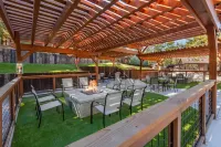 Tahquitz Pines Retreat Hotels in Idyllwild