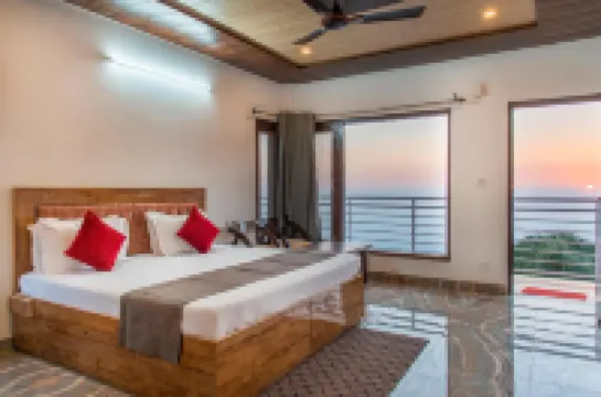 Vansathli I Near Mall Road Kasauli I Open Garden & Rooftop I by Humble Stay Villa