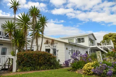 Brenton Beach House Hotels near Dune Adventures