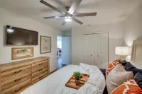 3 Mi to Dtwn Hot Springs: Modern Condo! - spa
