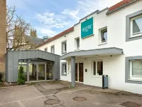 Hôtel REVOTEL Nancy Centre Gare et Congrès Hôtels à proximité de : Parc Mme de Graffigny