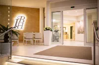 International Beach Hotel