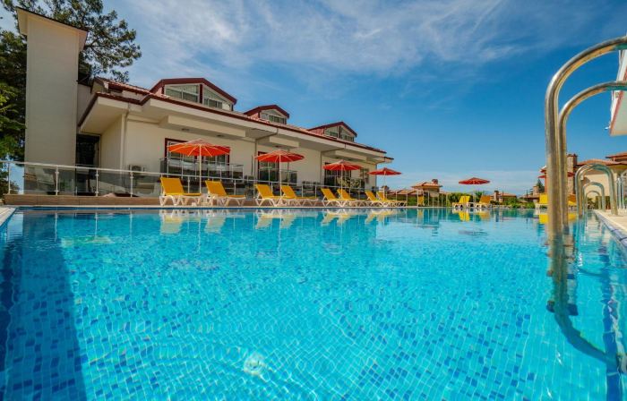Sunshine Holiday Resort