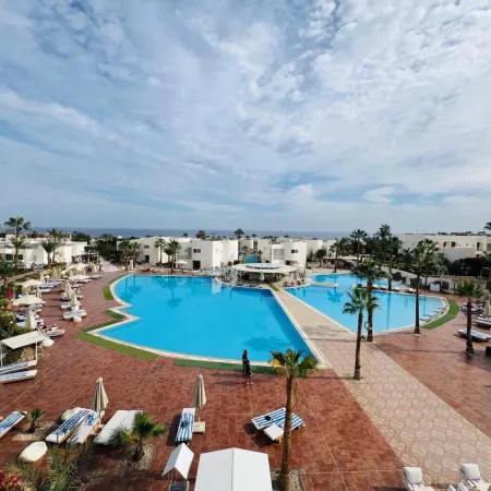 Sharm Reef Hotel Отели рядом с достопримечательностью «Коптская церковь»