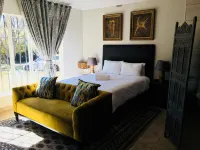 At the Rocks Country Estate - Lodges