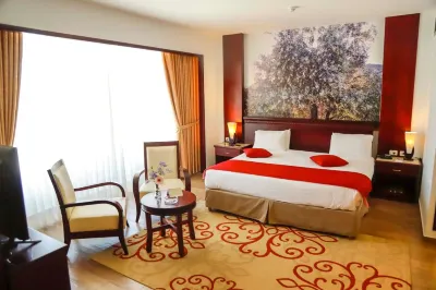 City Inn Palace Hotel Các khách sạn gần Elderly Club