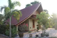 Rimlay Park Resort Hotels near Wat Tha Sampao Tai