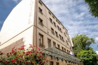 Hotel Niky Hotel in zona 1300th Anniversary Monument