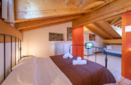 لو ستانز ديل لاجو