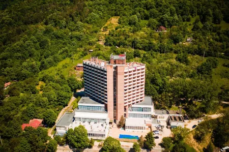 Bacolux Diana Resort, Herculane Отели в г. Бэиле-Еркулане
