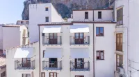 Cefalu in Blu