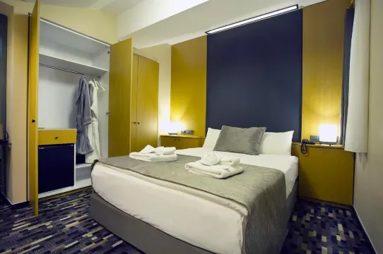 Tan Hotel - Special Category Kamar Photos