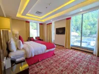 Ramada by Wyndham Murree Lower Topa Resort Hoteles en Murree Tehsil