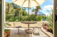 Waiheke Island - Onetangi Beachfront Apartments Hotels in Уаихеке