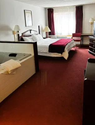 Voyageur Inn and Conference Center Hotels in Reedsburg