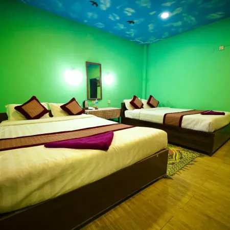 Chitwan Gaida Lodge - Animal Lovers & Birdwatchers Paradise