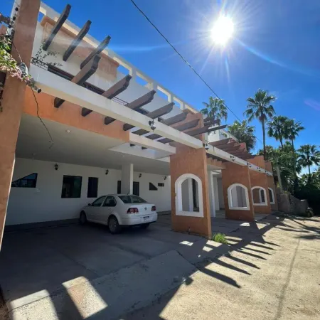 Casa Bugambilias