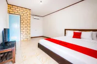RedDoorz at Pondok Alief near Pantai Ujung Genteng 3 - 2-Star