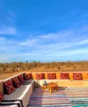 Dar Talmoudi ,Traditional Riad, Local Food, Camel , Desert Excursions - Bãi đậu xe