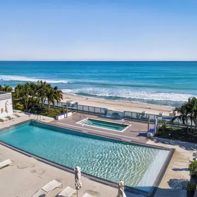 Monte Carlo by Miami Vacations Hotels near North Beach