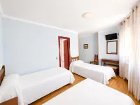 Hostal EC León - 3-Star