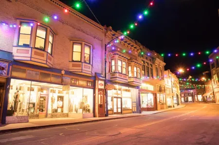 Letson Loft Hotel Отели в г. Бисби