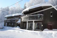 Chalet Hotel Les Marmottes 2 étoiles NN Hôtels à : Tarascon-sur-Ariège