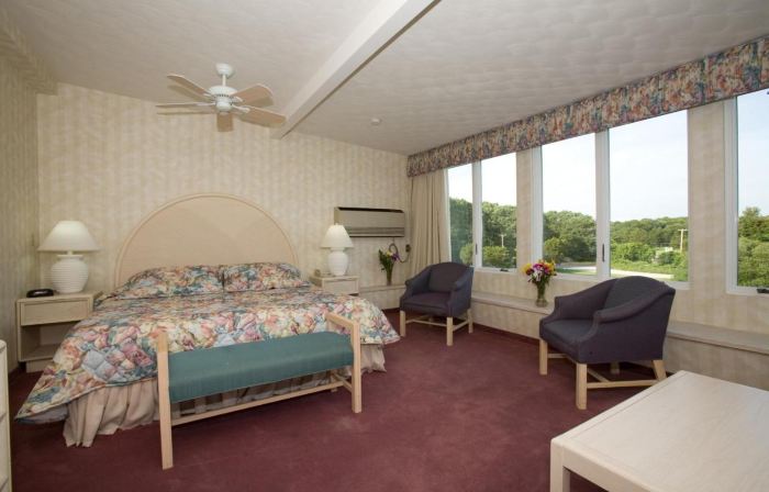 Winnapaug Inn