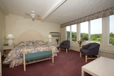 Winnapaug Inn Hotels in Charlestown
