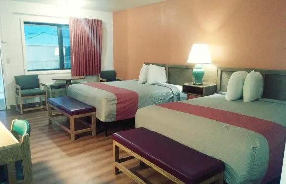 奧勒岡馬德拉斯 6 號汽車旅館