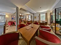 Santé Royale Hotel- & Gesundheitsresort Bad Brambach Hôtels à : Selb