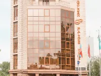 Golden Palace Hotel โรงแรมใกล้Akhmet Baitursynov's House Museum