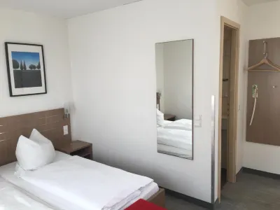 Landhotel Gasthof am Berg Hotels near Lidl