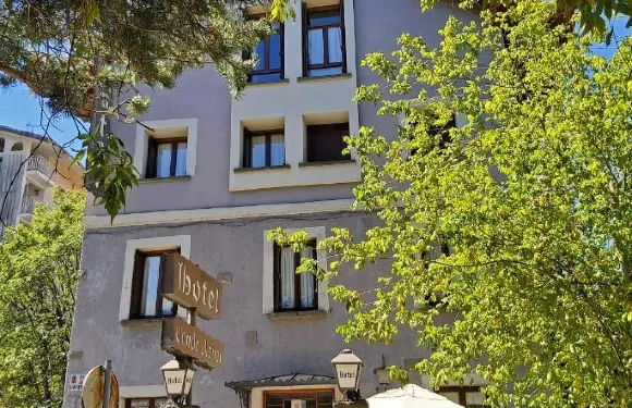 阿斯納爾伯爵酒店