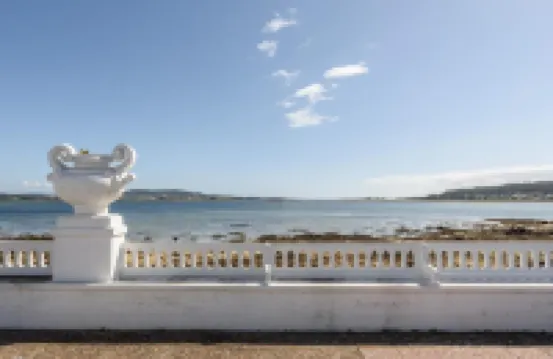 Apartamentos la Toja 格羅韋酒店