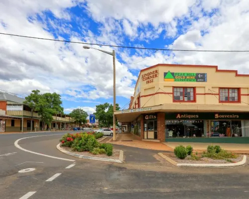 Golden Peak Motel PeakHill Hotels in Parkes