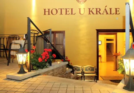 Hotel U Krále Отели в г. Йичин