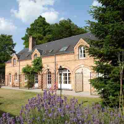 Hostellerie du Château les muids Hotel Exterior