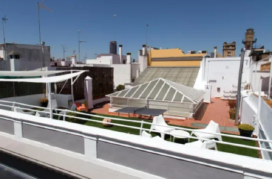 La Central Sevilla Отели рядом с достопримечательностью «Мост Баркета»