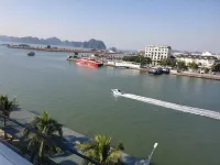 Golden Palm HaLong Hotel Hotels in Tuần Châu