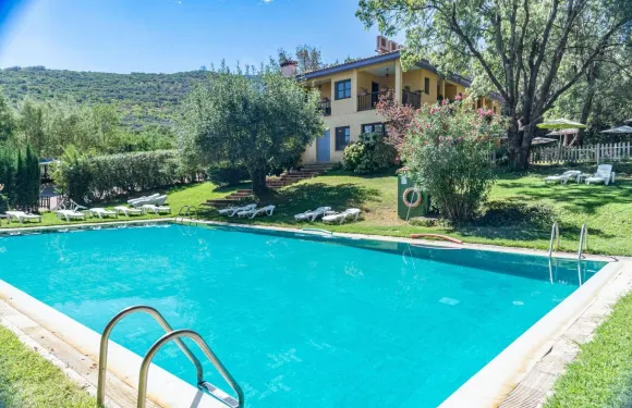 瑟雷特鄉村酒店