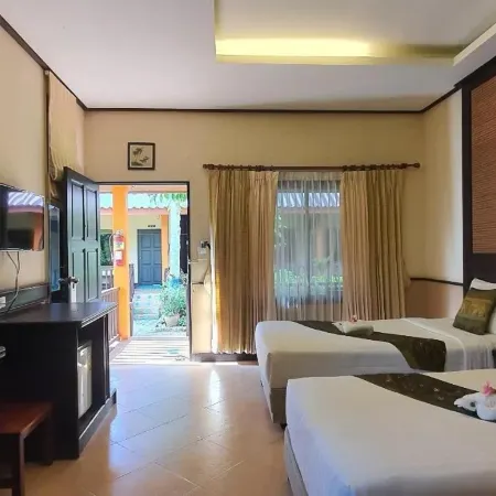 Penny's Resort Отели рядом с достопримечательностью «Pearl Beach»