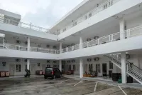 RedDoorz Plus Near Ums Solo Hotel a Gonilan