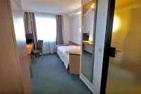 Hotel Goldener Hirsch Mosbach 왈드브룬 호텔