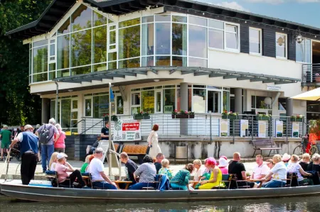 Spree. Hotel am Hafen