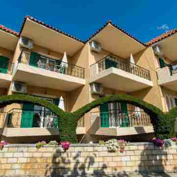 Konstantinos Hotel & Apartments I Hotel Exterior