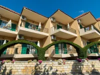 Konstantinos Hotel & Apartments I Hotels in Ellomeno