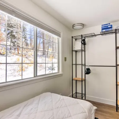 The Cottages: Skiers Escape Half-Mi to Eagle Point