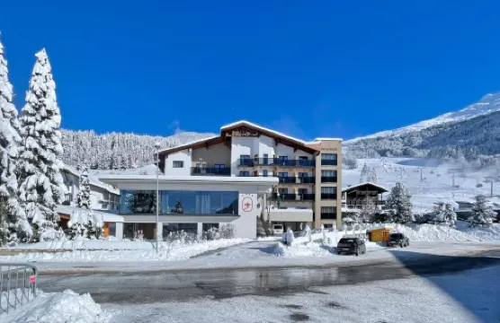 ホテル フェネトブリック