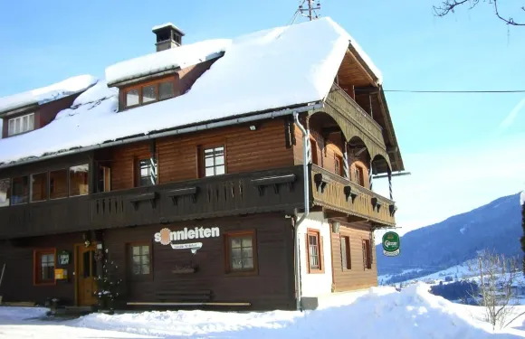 菲爾恩娃林薩騰膳食公寓酒店